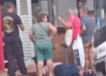 Mulher é atingida por raio na rodoviária de Araruama