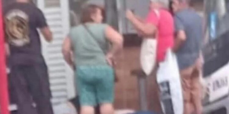 Mulher é atingida por raio na rodoviária de Araruama