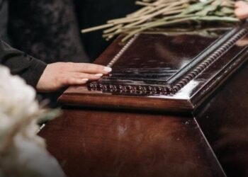 Troca de corpos durante velório causa revolta e sofrimento a famílias na região