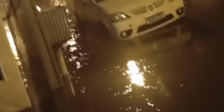 Ruas alagadas causam transtornos no bairro Santa Irene