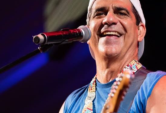 Durval Lelys comanda trio elétrico e promete arrastar multidão em Macaé