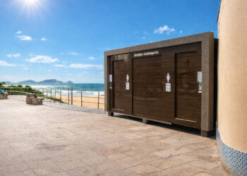 Banheiros autolimpantes começam a ser instalados em áreas públicas