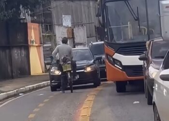 Tentaram usar a ciclovia como atalho… até dar de cara com um ciclista