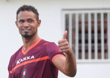 Quatro dias de liberdade, uma viagem ao Acre e um mandado de prisão