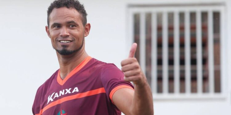 Quatro dias de liberdade, uma viagem ao Acre e um mandado de prisão