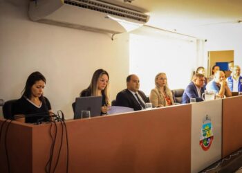 Cobrança de taxa de lixo avança e gera debate entre moradores