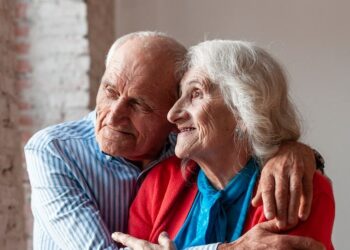 Justiça bloqueia verba e garante repasse milionário para idosos