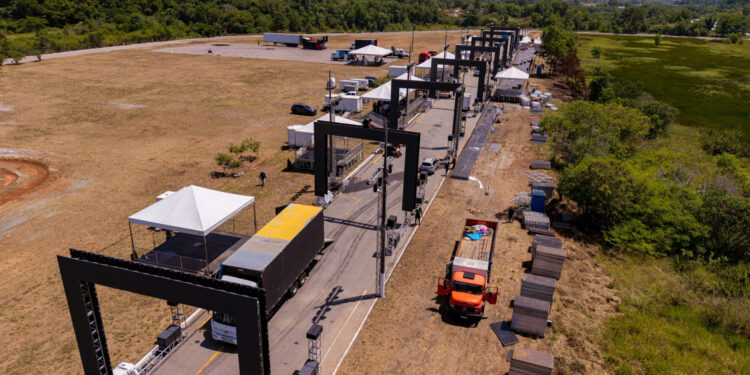 Carnaval fora de época anima com desfiles e tradição cultural