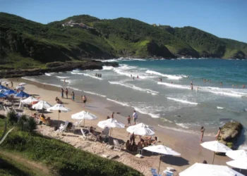 Praia Brava terá quiosques demolidos após decisão da Justiça