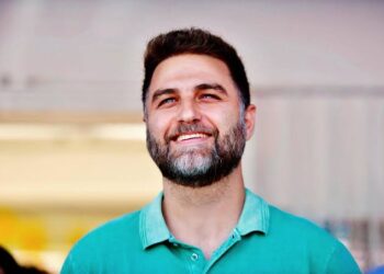 Prefeito de Campos renuncia ao cargo e muda cenário político