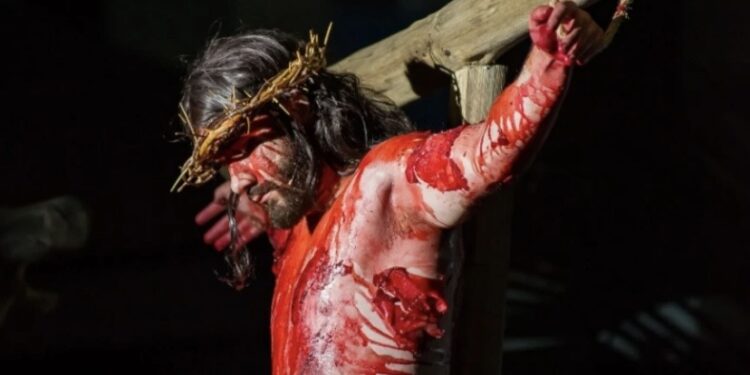 Encenação da Paixão de Cristo celebra 15 anos de fé e união