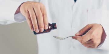 Clobutinol: Macaé orienta farmácias após proibição por risco de arritmia grave