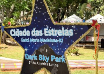 Cidade das estrelas lota hotéis e atrai multidão para festival