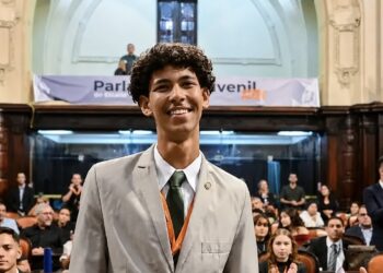 Jovem de Porciúncula é eleito presidente do Parlamento Juvenil da Alerj