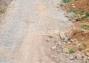 Moradores denunciam rua intransitável em Varre Sai após intervenção da Prefeitura