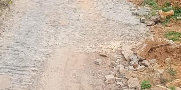 Moradores denunciam rua intransitável em Varre Sai após intervenção da Prefeitura