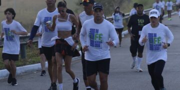 Caminhada da Fé reúne 7,5 mil pessoas e entra para a história em Macaé
