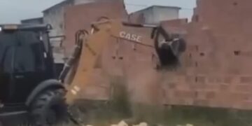 Moradores relatam desespero após ação em ocupação na Vila Badejo