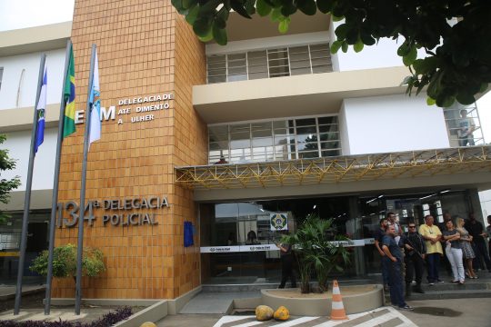 Homem que arrastou vítima durante assalto é preso em Campos