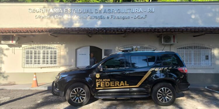 PF cumpre mandados em Macaé em investigação sobre contratos milionários de castração