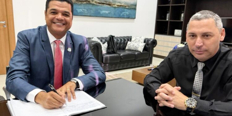 Câmara de Macaé empossa novo vereador suplente