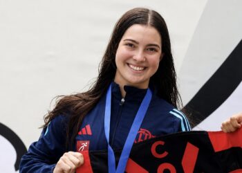 Atleta de 16 anos conquista ouro e coloca Campos em destaque na natação nacional