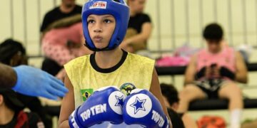 Macaense de 15 anos representa o Brasil e busca apoio para seguir competindo
