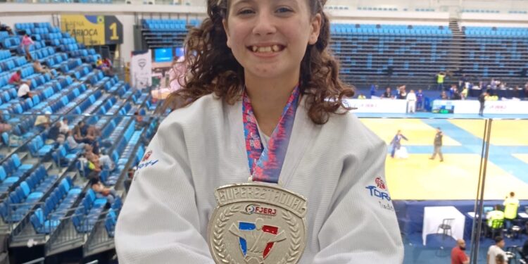 Jovem judoca de Rio das Ostras é convocada para representar o Rio em competição nacional