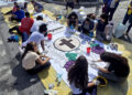 Corpus Christi reúne centenas de fiéis e emociona com tapetes de sal e procissão