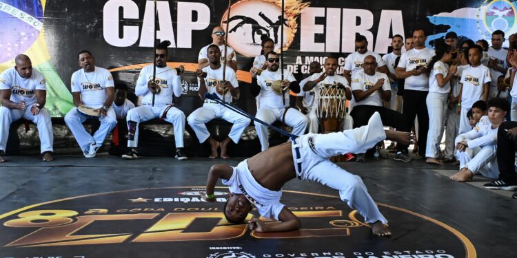 Mais de 200 atletas participam da 8ª Copa Doulos de Capoeira em Rio das Ostras