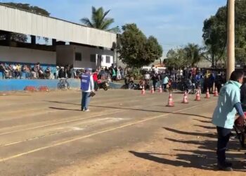Suspeita de documento falso em prova do Detran leva autoescola à delegacia