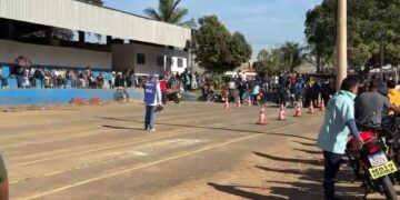 Suspeita de documento falso em prova do Detran leva autoescola à delegacia