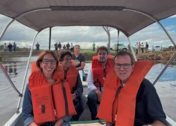 Eduardo Paes visita Lagoa de Jurubatiba e destaca potencial turístico da região