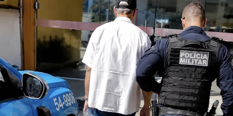 Foragido por estupro de vulnerável é preso pela PM em Casimiro de Abreu
