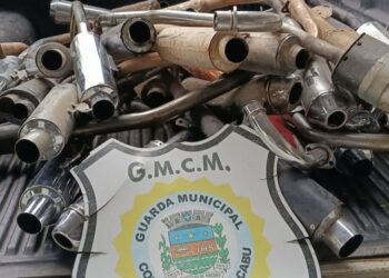 Conceição de Macabu destrói 41 escapamentos irregulares apreendidos em fiscalizações