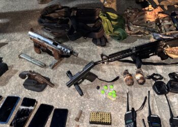 Cerco do 32º BPM termina com sete detidos, armas de guerra e granadas em Conceição de Macabu