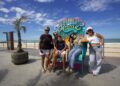 Cadeirão gigante vira nova atração turística na Praia dos Cavaleiros