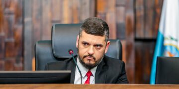 Defesa de Bacellar aciona STF, questiona relatoria de Moraes e pede soltura