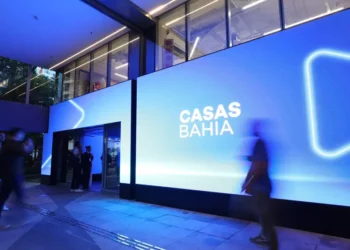 Casas Bahia fecha 298 lojas e demite cerca de 1,9 mil funcionários