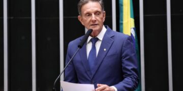 Por 4 a 3, TSE suspende inelegibilidade e mantém Crivella na disputa pelo Senado