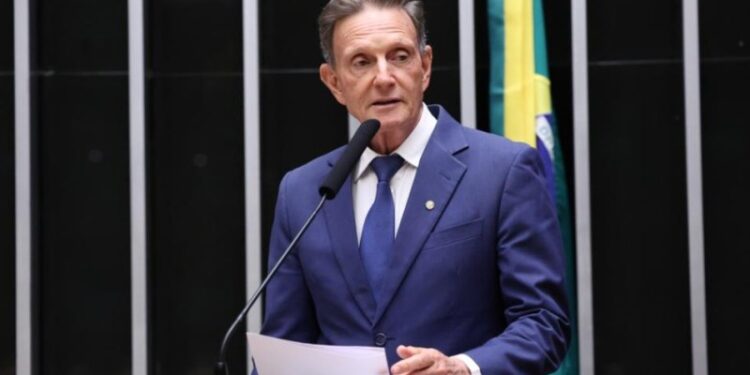 Por 4 a 3, TSE suspende inelegibilidade e mantém Crivella na disputa pelo Senado