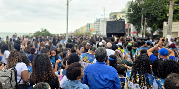 Marcha para Jesus reúne fiéis em tarde de fé e louvor em Macaé