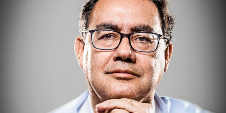 Augusto Cury defende fim da escala 6×1 e acende alerta sobre saúde mental dos trabalhadores