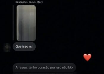 Professor é afastado após mães denunciarem mensagens a alunas de 13 anos