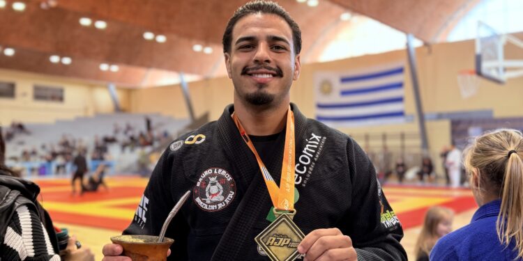 Atleta de Cabo Frio conquista ouro no Uruguai e acumula pódios internacionais em 2026