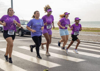 Corrida Lilás reúne 2 mil pessoas e toma as orlas de Macaé