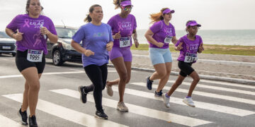 Corrida Lilás reúne 2 mil pessoas e toma as orlas de Macaé