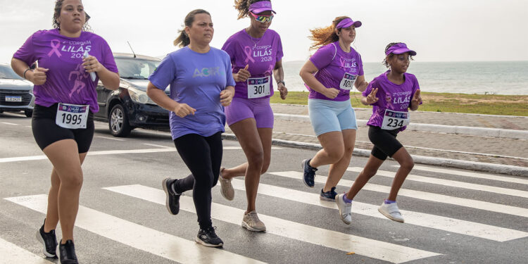 Corrida Lilás reúne 2 mil pessoas e toma as orlas de Macaé