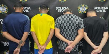 Polícia prende quatro homens e apreende adolescente por tráfico em Macaé