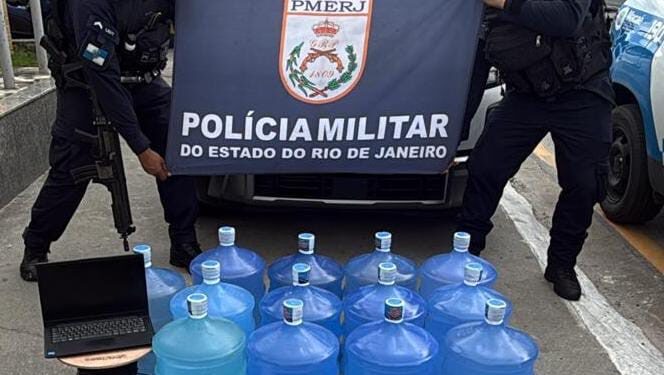 PM apura possível controle de internet e venda de água por criminosos em Macaé
